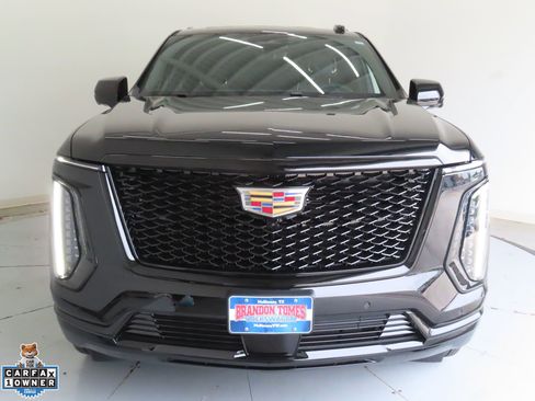 Used 2026 Cadillac Escalade Sport AWD/4WD image 9