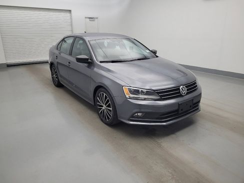 Used 2016 Volkswagen Jetta Sport FWD image 13