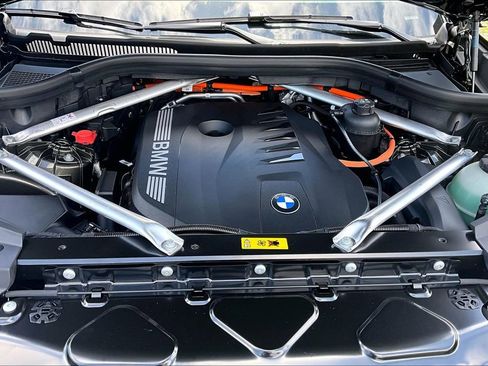 New 2026 BMW X5 xDrive50e w/ M Sport Package AWD/4WD image 9