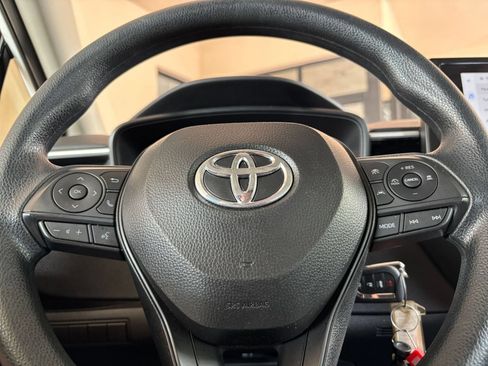 Used 2025 Toyota Corolla LE FWD image 25
