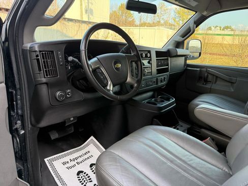 Used 2018 Chevrolet Express 2500 w/ Driver Convenience Package image 8