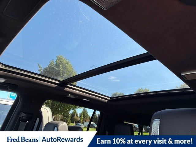 Used 2024 Cadillac Escalade ESV Sport Platinum w/ LPO, ONYX Package AWD/4WD image 9