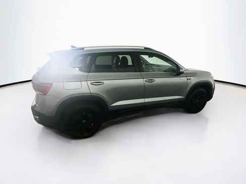 Used 2024 Volkswagen Taos SE image 10