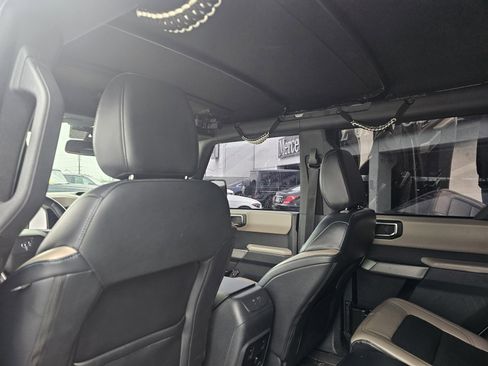 Used 2022 Ford Bronco Wildtrak image 7