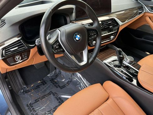 Used 2023 BMW 530e w/ Premium Package RWD image 4