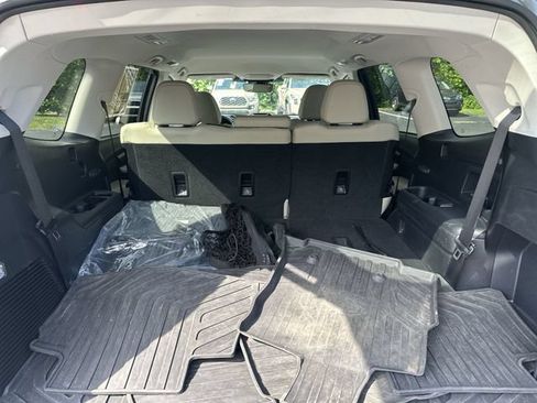 Used 2023 Subaru Ascent Limited AWD/4WD image 23