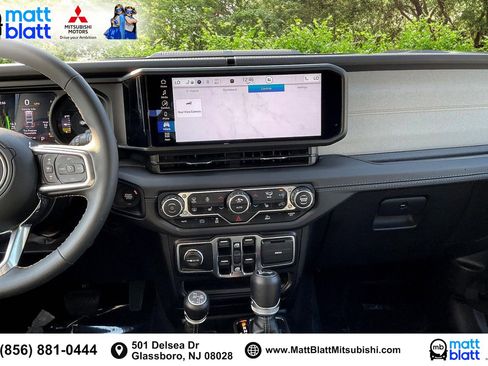 Used 2024 Jeep Wrangler Unlimited Sahara image 7