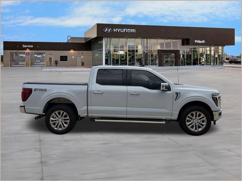 Used 2025 Ford F150 Lariat w/ Equipment Group 501A Mid AWD/4WD image 8