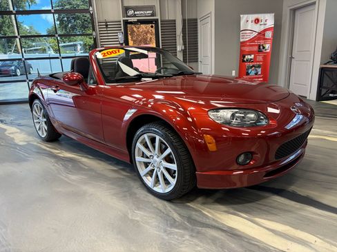 Used 2007 MAZDA MX-5 Miata Touring w/ Appearance Pkg RWD image 1