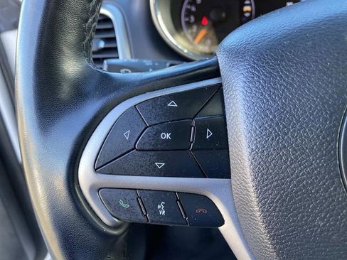 Certified 2021 Jeep Grand Cherokee Laredo X image 18