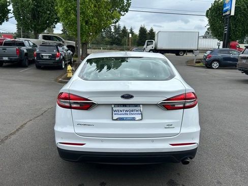 Used 2019 Ford Fusion SE FWD image 6