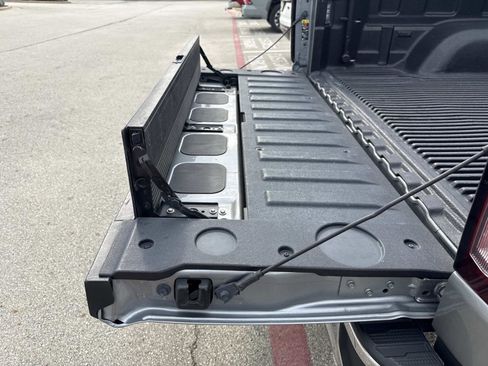 Used 2024 GMC Sierra 1500 SLE image 10