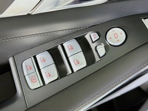 Certified 2025 BMW X7 M60i AWD/4WD image 18