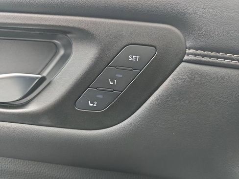 Used 2023 Nissan Pathfinder Platinum FWD image 22