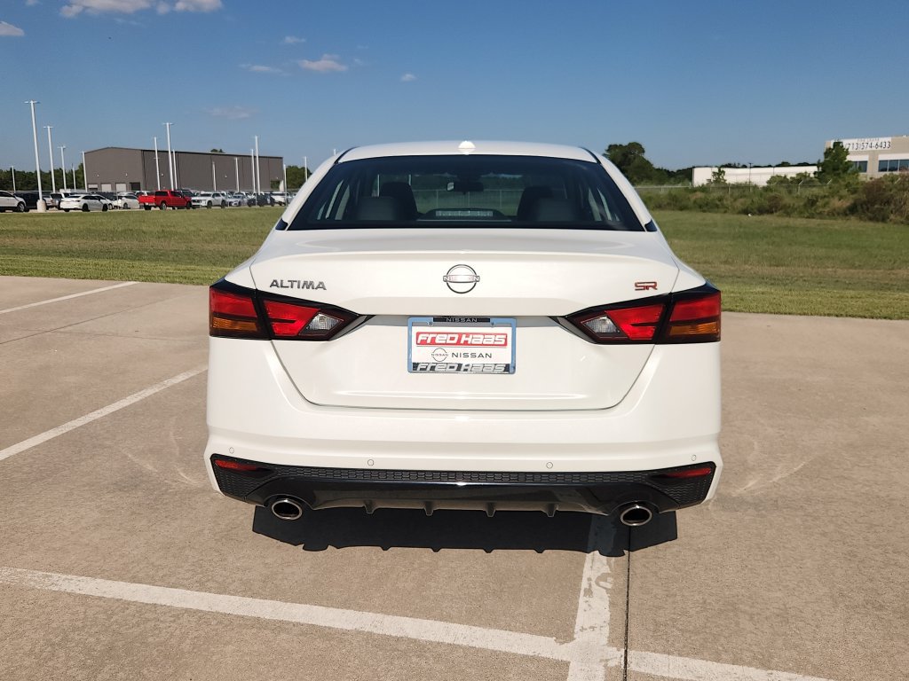 Used 2024 Nissan Altima 2.5 SR FWD image 6