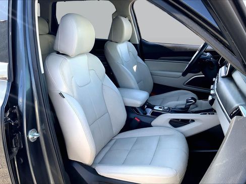 Used 2022 Kia Telluride EX w/ EX Premium Package FWD image 9