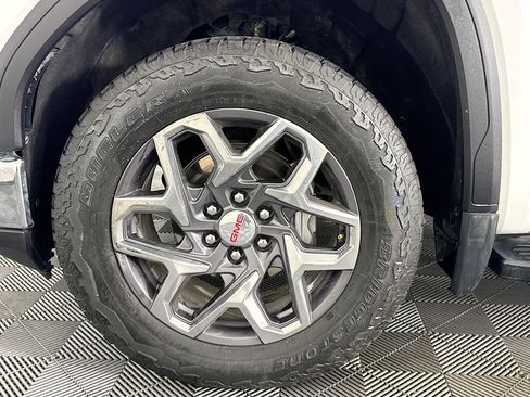 Used 2022 GMC Sierra 1500 SLT image 37