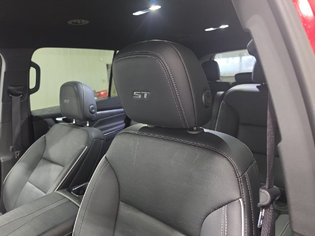 Used 2026 Buick Enclave Sport Touring AWD/4WD image 17
