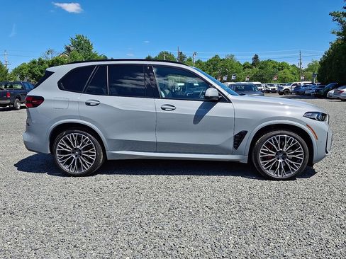 Used 2026 BMW X5 xDrive40i w/ M Sport Package AWD/4WD image 8