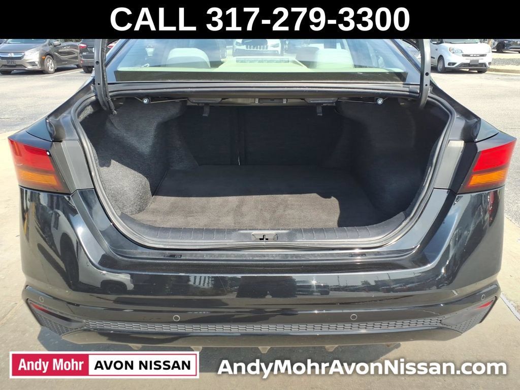 Used 2025 Nissan Altima 2.5 SV AWD/4WD image 9
