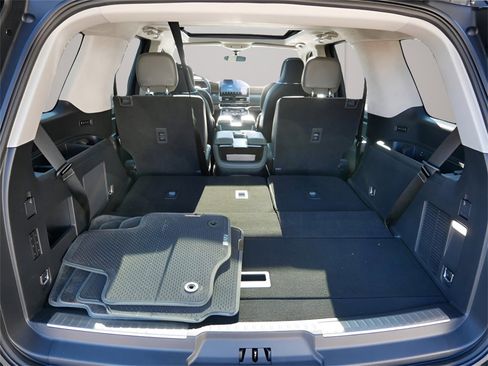 Used 2022 Lincoln Navigator Black Label image 17