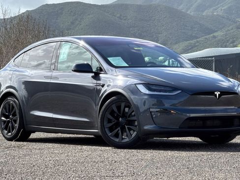 Used 2023 Tesla Model X image 2