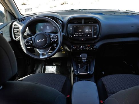 Used 2024 Kia Soul LX w/ Option Group 015 FWD image 33