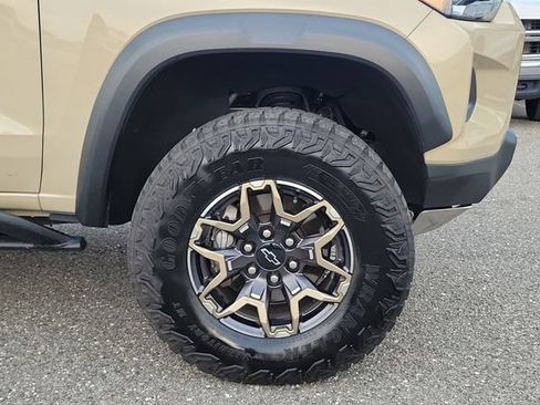 Certified 2024 Chevrolet Colorado ZR2 w/ Technology Package AWD/4WD image 6