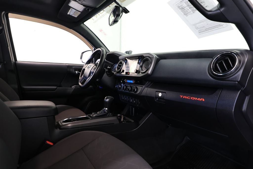 Used 2016 Toyota Tacoma TRD Sport AWD/4WD image 23