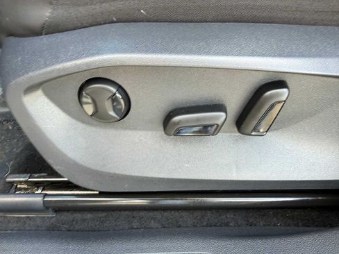Certified 2024 Volkswagen Tiguan SE AWD/4WD image 15