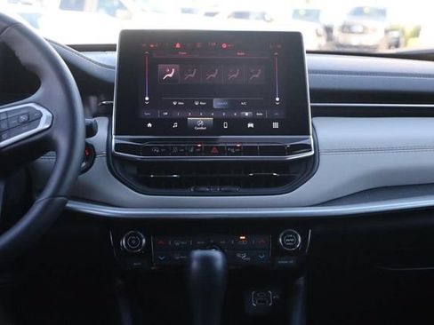 Used 2025 Jeep Compass Limited AWD/4WD image 25