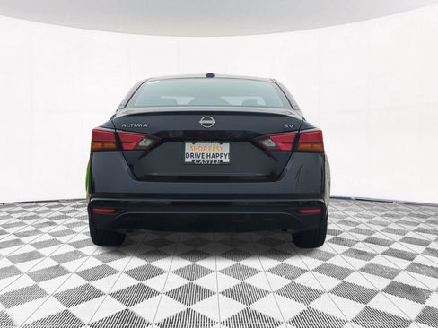 Used 2024 Nissan Altima 2.5 SV FWD image 4