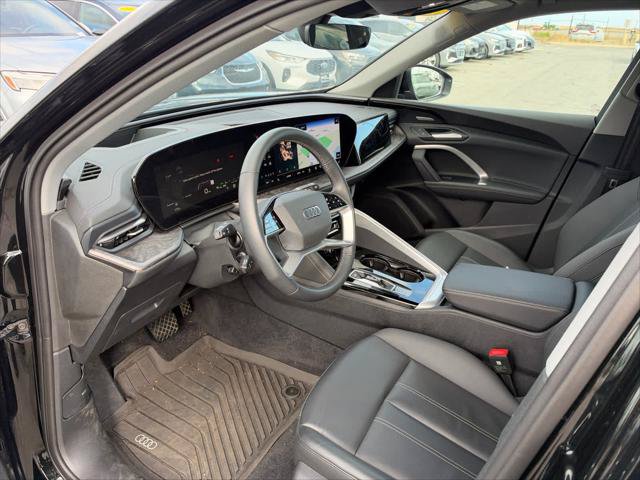 Used 2025 Audi Q5 Premium Plus w/ Premium Plus AWD/4WD image 5