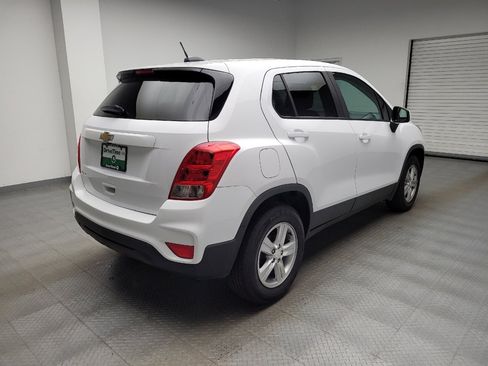 Used 2019 Chevrolet Trax LS w/ Tint and Cruise Package FWD image 9