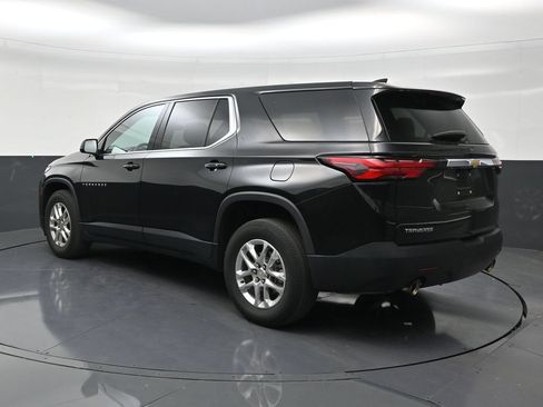 Used 2023 Chevrolet Traverse LS FWD image 3