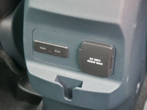 New 2025 Ford Maverick Lariat w/ Black Appearance Package image 31