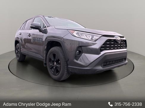 Used 2021 Toyota RAV4 XLE w/ Convenience Package image 1