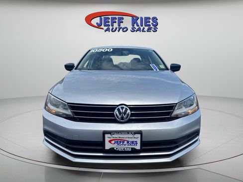 Used 2016 Volkswagen Jetta S FWD image 2