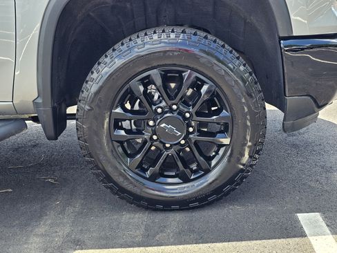 Used 2025 Chevrolet Silverado 2500 Custom w/ Custom Value Package AWD/4WD image 6