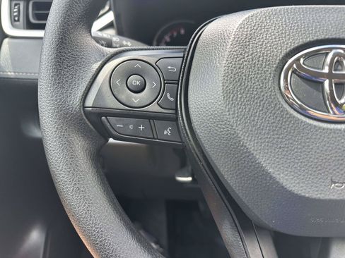 Used 2025 Toyota RAV4 XLE FWD image 12