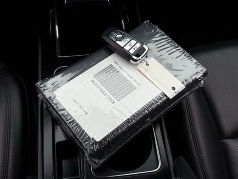 Used 2021 Lincoln Corsair AWD w/ Equipment Group 101A image 5