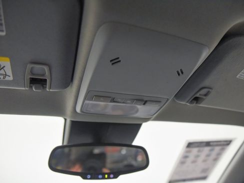 Used 2022 Chevrolet Trax LT w/ LT Convenience Package image 23