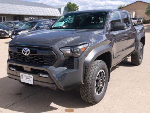 Used 2024 Toyota Tacoma TRD Off-Road w/ TRD Off Road Upgrade Package AWD/4WD image 2