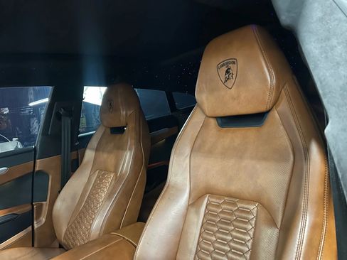 Used 2019 Lamborghini Urus image 15