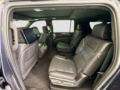 Used 2023 Cadillac Escalade ESV Sport Platinum w/ LPO, ONYX Package image 20