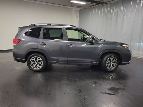 Used 2021 Subaru Forester Premium AWD/4WD image 9