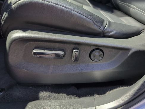 Used 2020 Honda CR-V Touring image 10