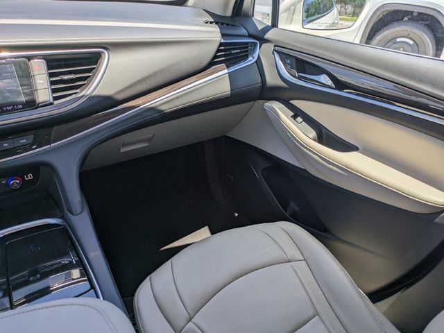 Used 2020 Buick Enclave Essence w/ Sound and Sites Package FWD image 18