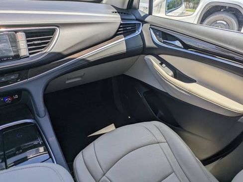 Used 2020 Buick Enclave Essence w/ Sound and Sites Package FWD image 18