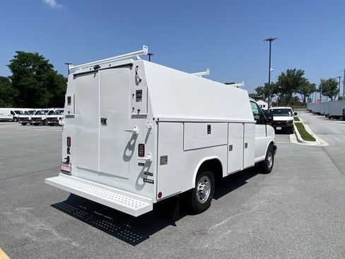 New 2025 Chevrolet Express 3500 w/ Power Convenience Package image 9